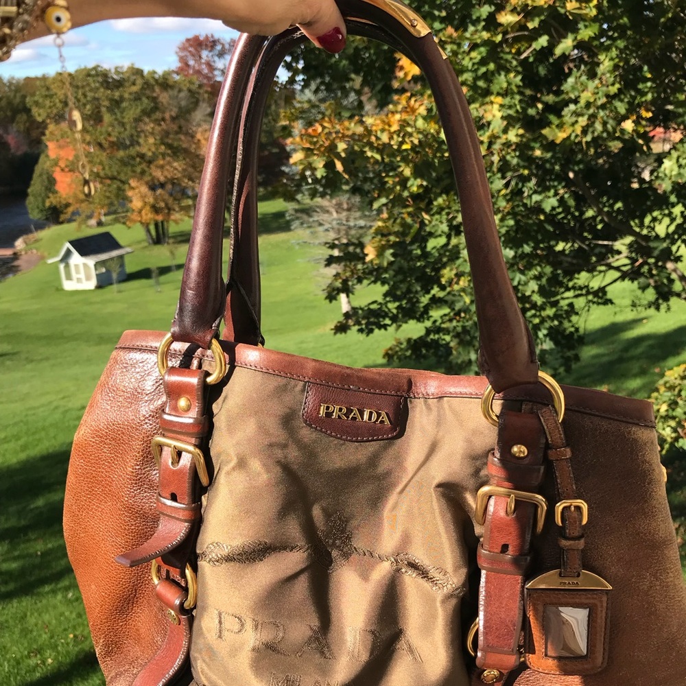 🍃🌹Authentic PRADA Shoulder Bag🌹🍃